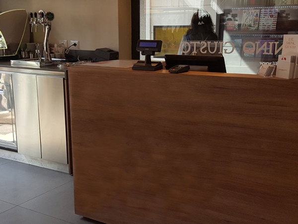 Mobile-cassa-rivestito-in-laminato